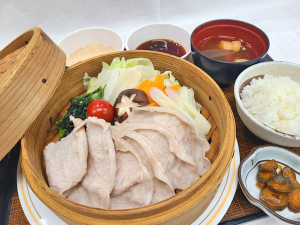 豚肉と野菜のせいろ蒸し御膳